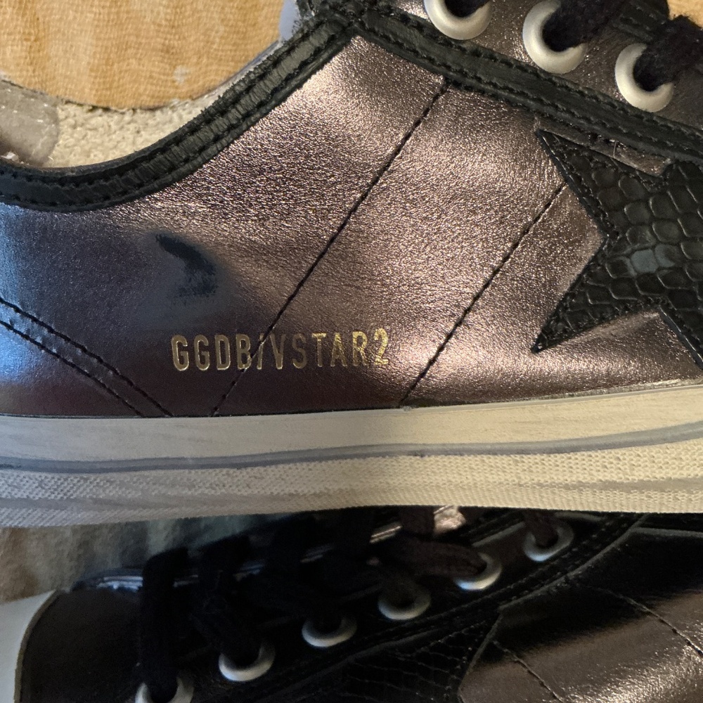 Golden Goose Metallic V star Women’s Sz 40 NIB - Picture 5 of 8